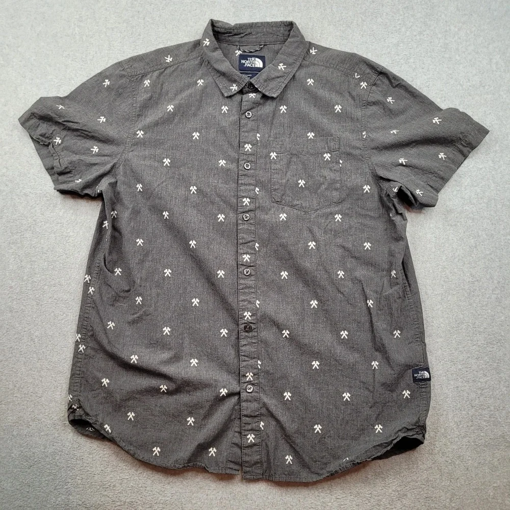 The North Face Camp Shirt Mens XL Gray Hatchet Print Short Sleeve Button Up